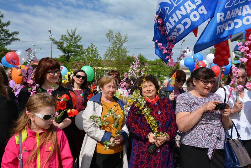 1 мая в 10.00 на площади Васильева начался митинг-концерт, посвященный Празднику Весны и Труда.