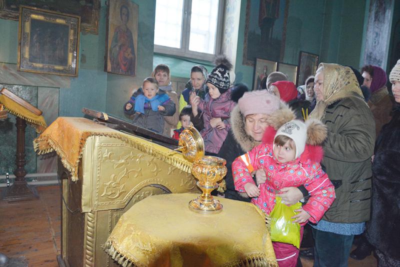 Ковчег с мощами целителя Пантелеймона побывал в храме Рождества Пресвятой Богородицы города Корочи